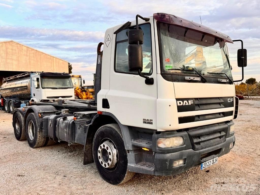 DAF 75.360 Camiones con gancho