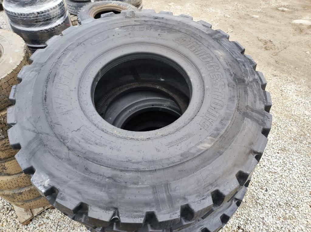  23.5 R25 tires Neumáticos, ruedas y llantas