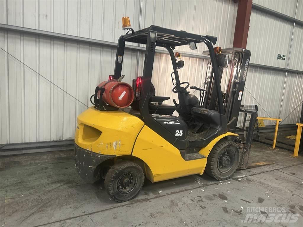 Komatsu FG25HT-17 Carretillas LPG
