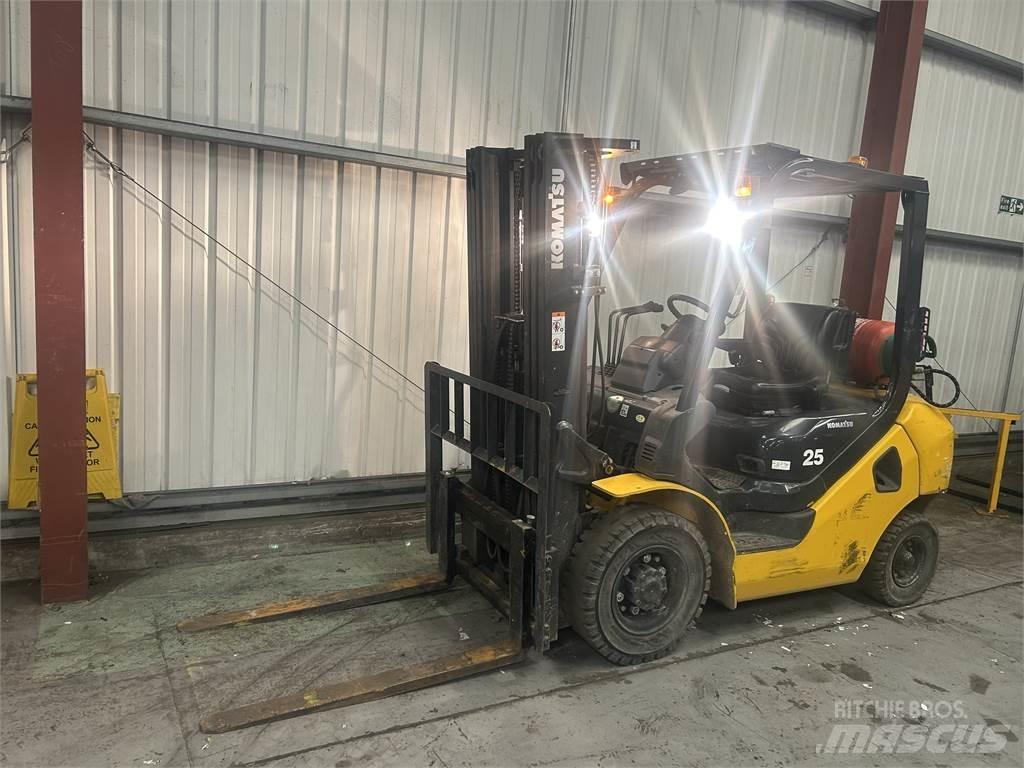 Komatsu FG25HT-17 Carretillas LPG