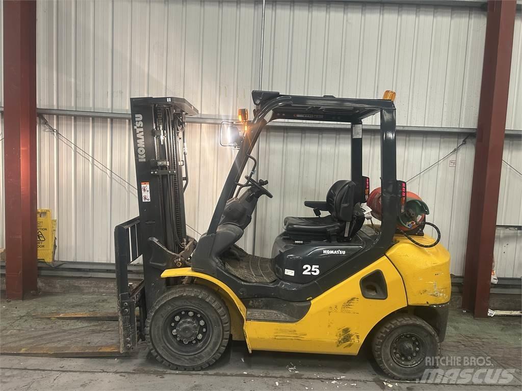 Komatsu FG25HT-17 Carretillas LPG