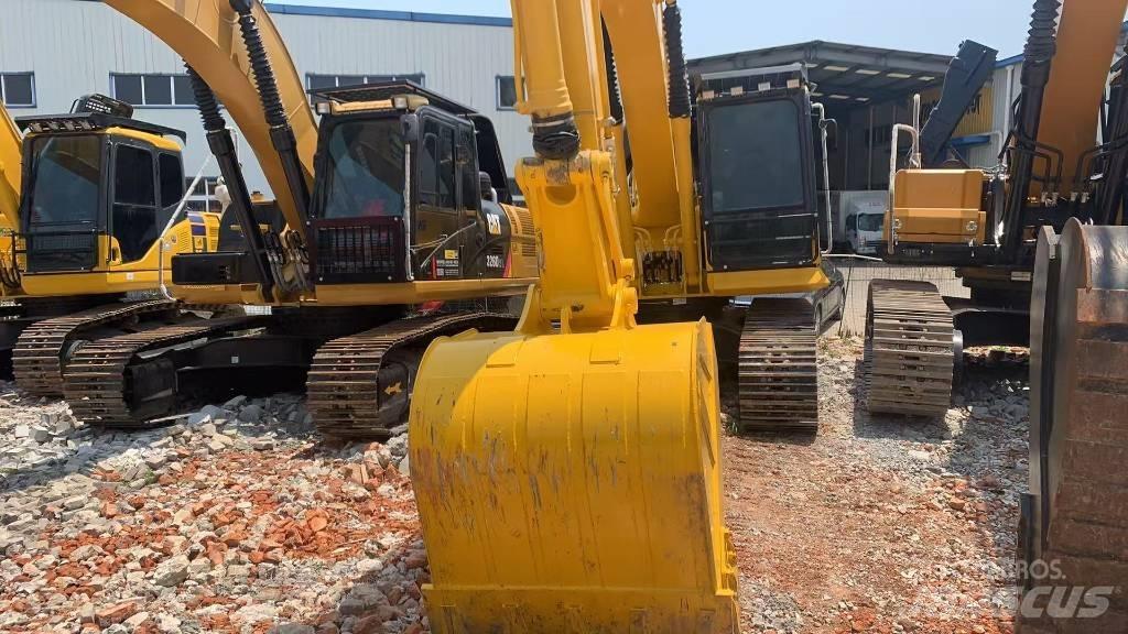 CAT PC200-8MO Excavadoras de cadenas
