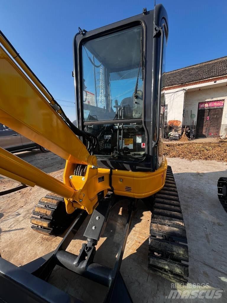 Komatsu PC 35 MR Mini excavadoras < 7t