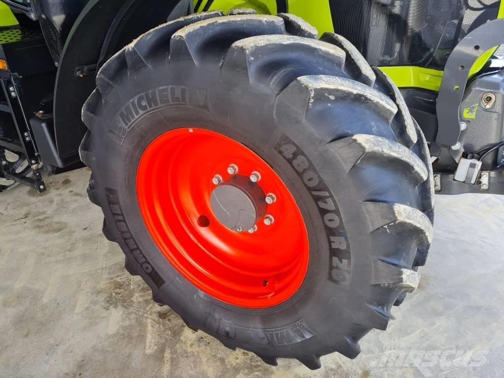 CLAAS 530 cmatic cis+ Tractores
