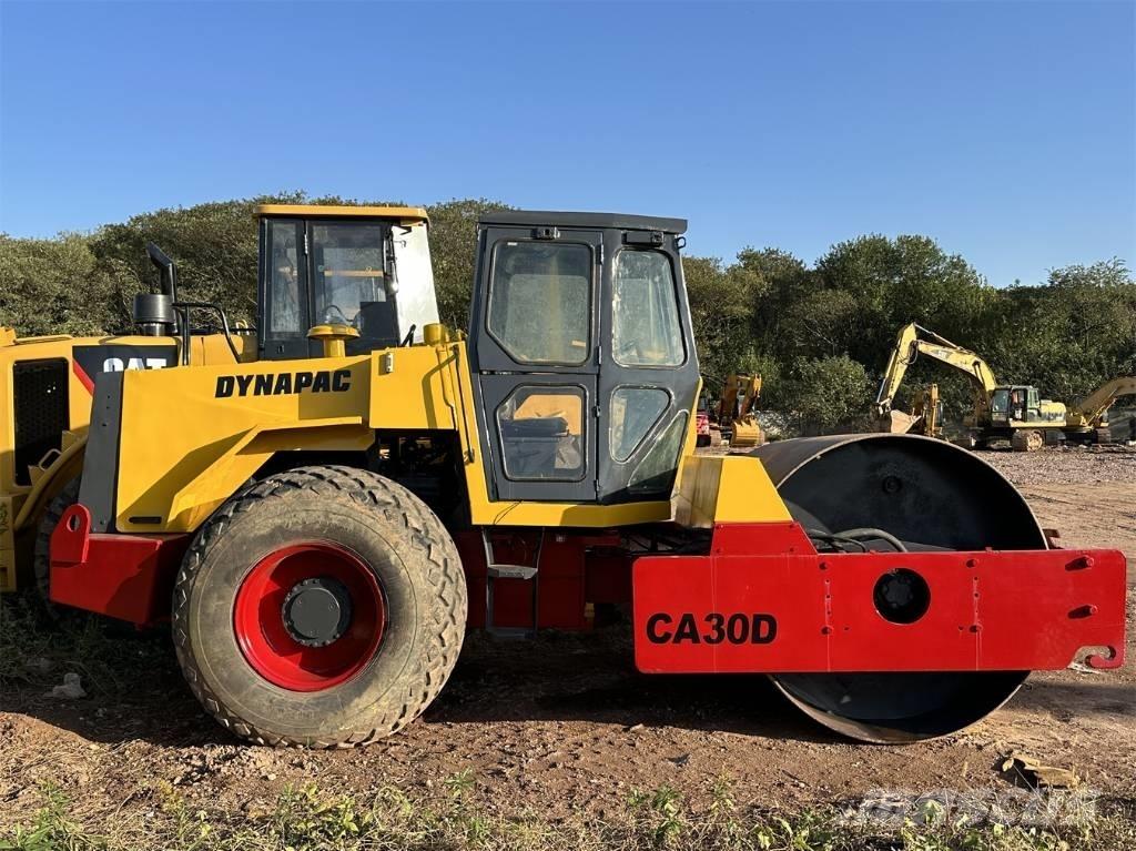 Dynapac CA 30 D Rodillos de un solo tambor
