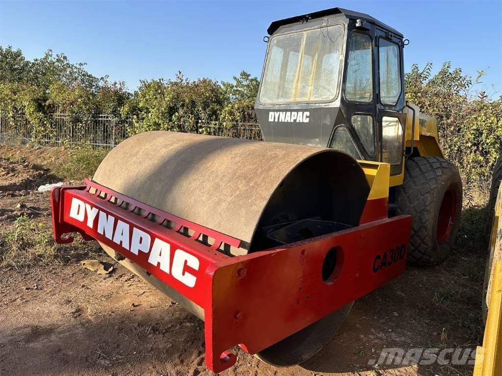 Dynapac CA 30 D Rodillos de un solo tambor