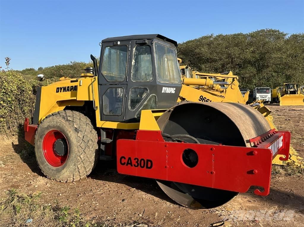 Dynapac CA 30 D Rodillos de un solo tambor