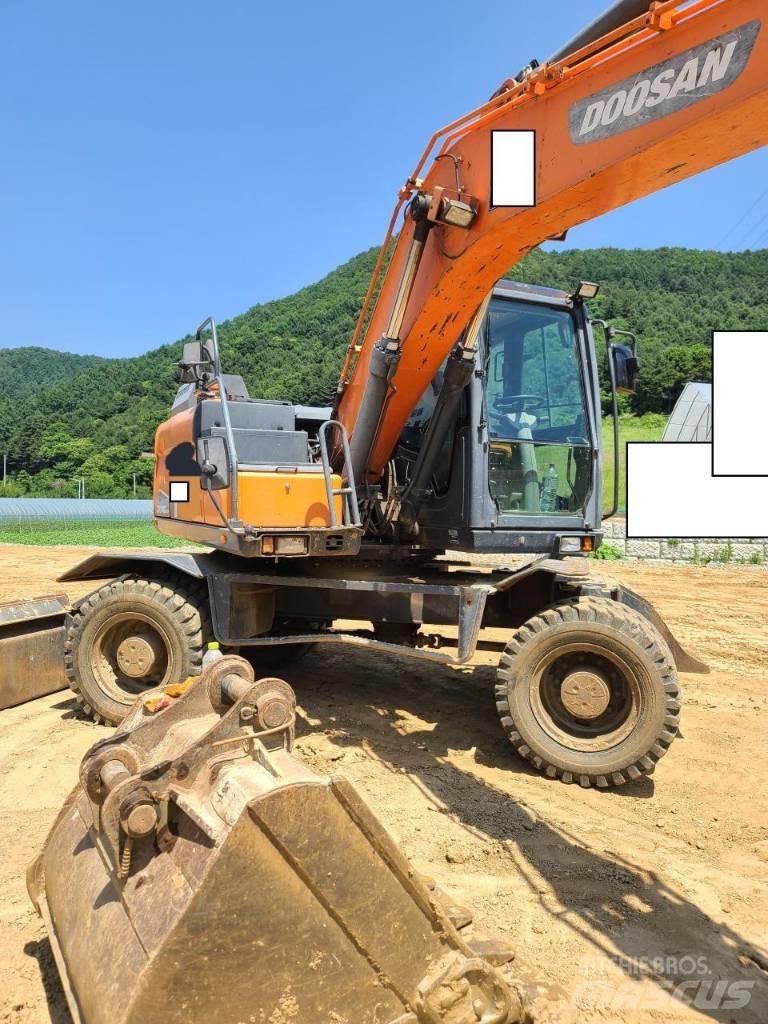Doosan DX 140 W Excavadoras de ruedas