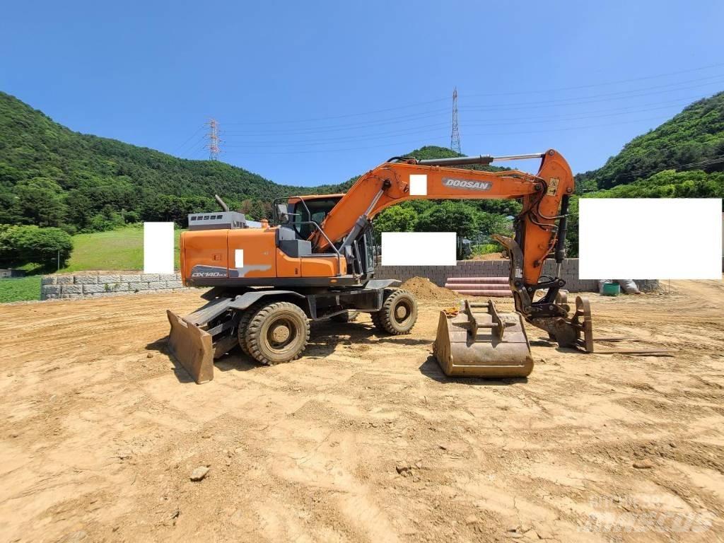 Doosan DX 140 W Excavadoras de ruedas