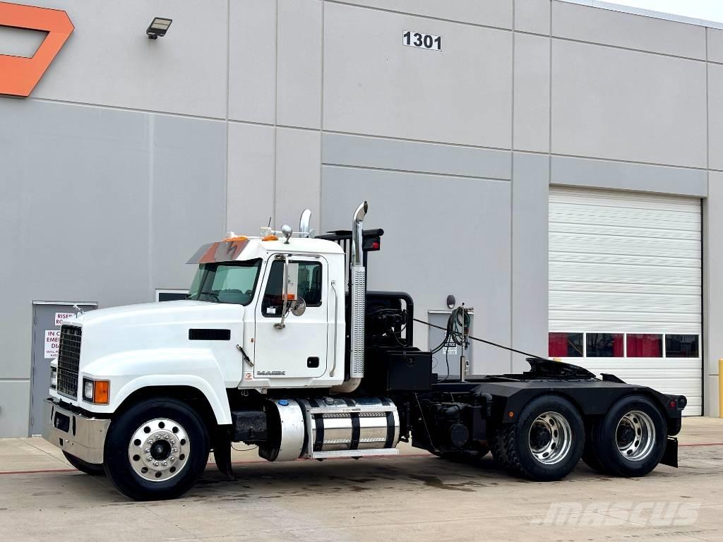 Mack CHU 613 Grúas de vehículo