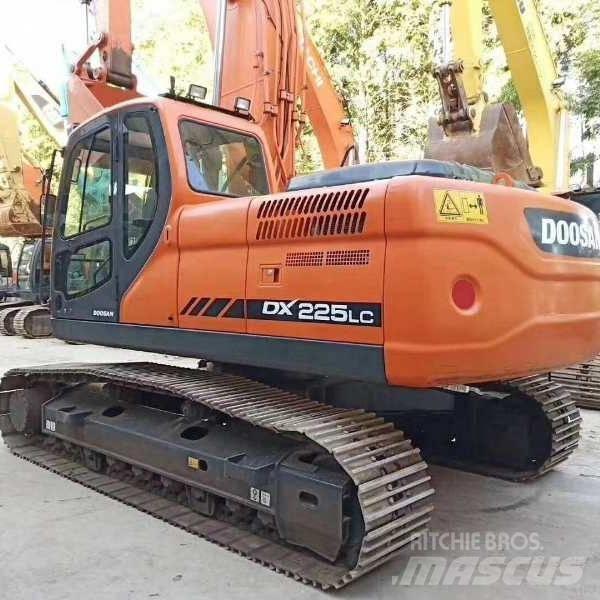 Doosan DX 225 Excavadoras de cadenas