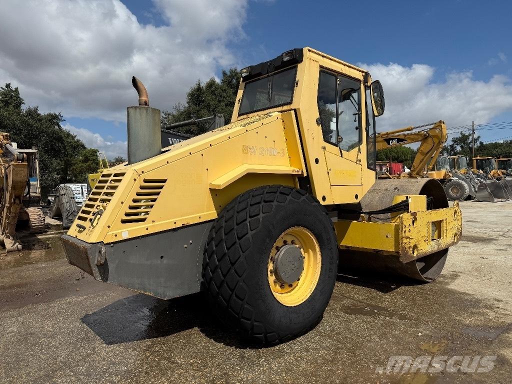 Bomag BW 211 D-3 Rodillos de doble tambor