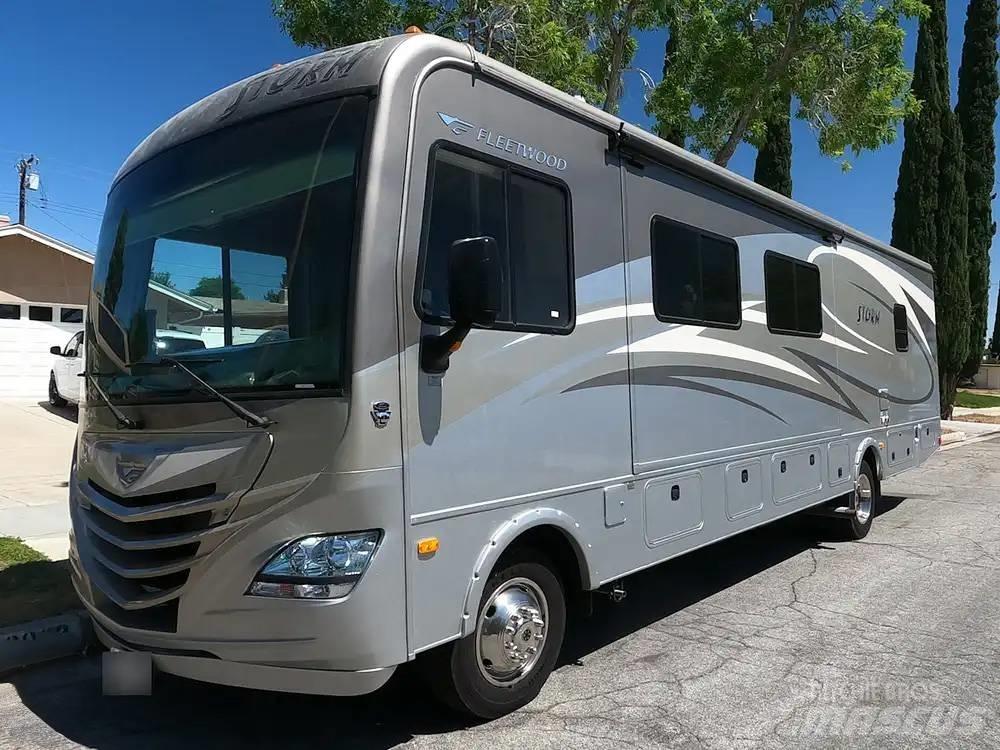 Fleetwood Storm 32V Construcción - Otros