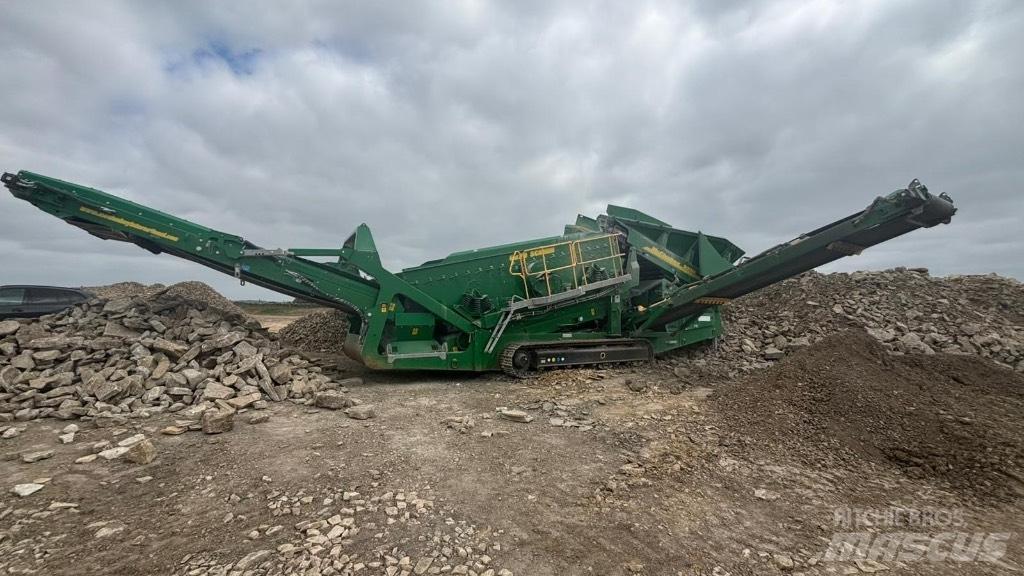 McCloskey R230 Machacadoras