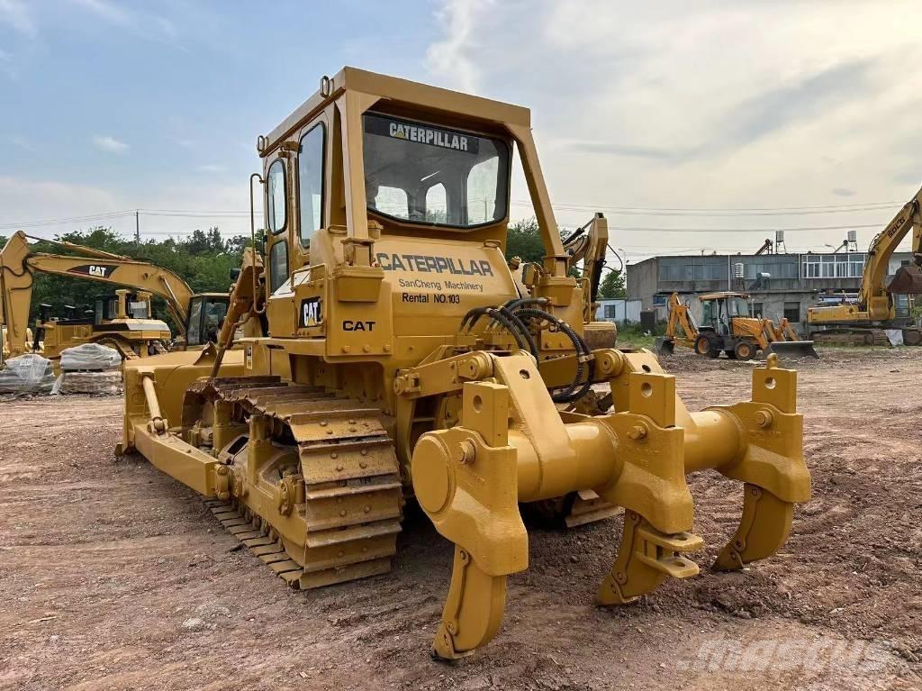 CAT D7G Buldozer sobre oruga