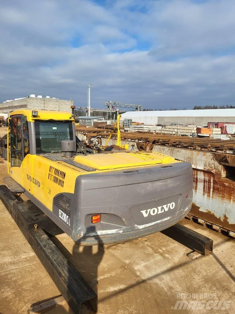 Volvo 210CLR Excavadoras anfibio