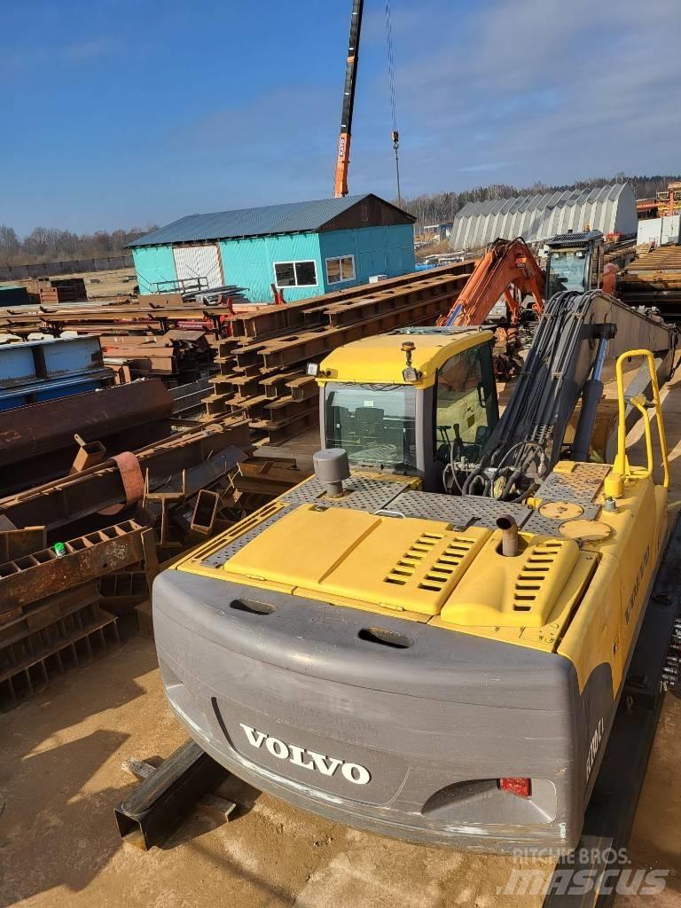 Volvo 210CLR Excavadoras anfibio