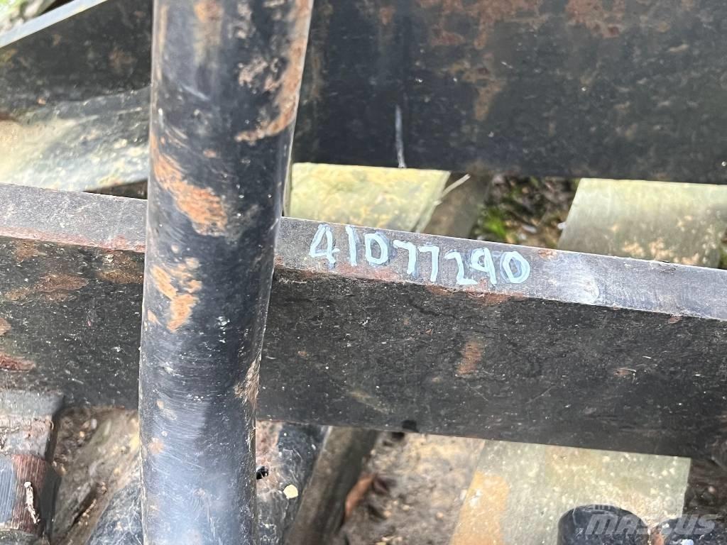 JCB Q FIT FORKS Otros equipos de carga y excavación