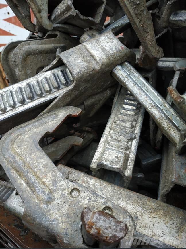 Peri BFD Clamps (Used) Encofrado