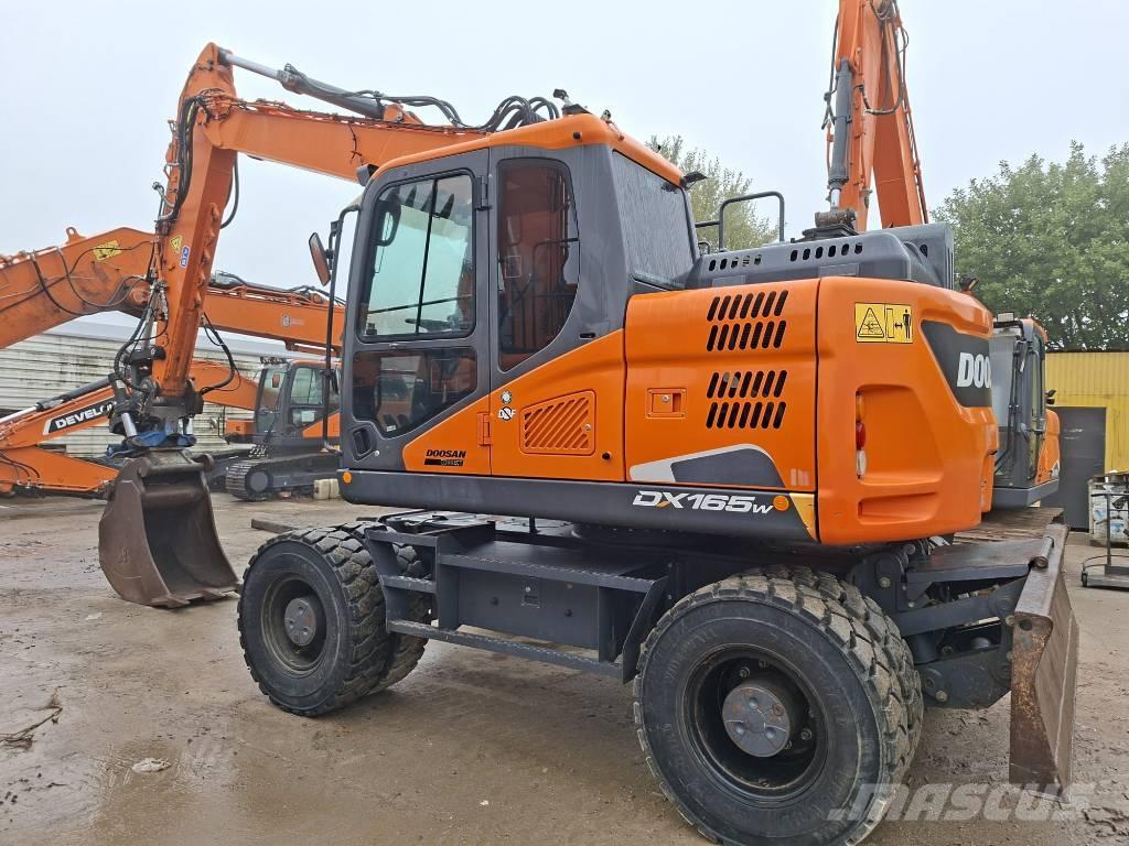 Doosan DX 165 W-5 Excavadoras de ruedas