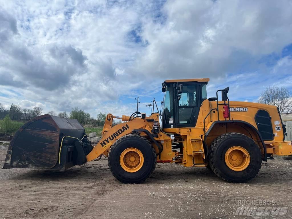 Hyundai HL 960 Cargadoras sobre ruedas