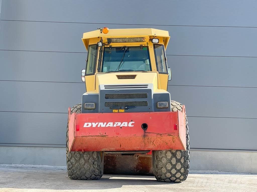 Dynapac CA302D Rodillos de un solo tambor