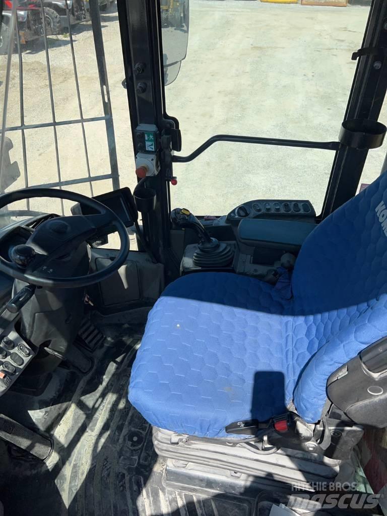 Komatsu WA 270-8 Cargadoras sobre ruedas