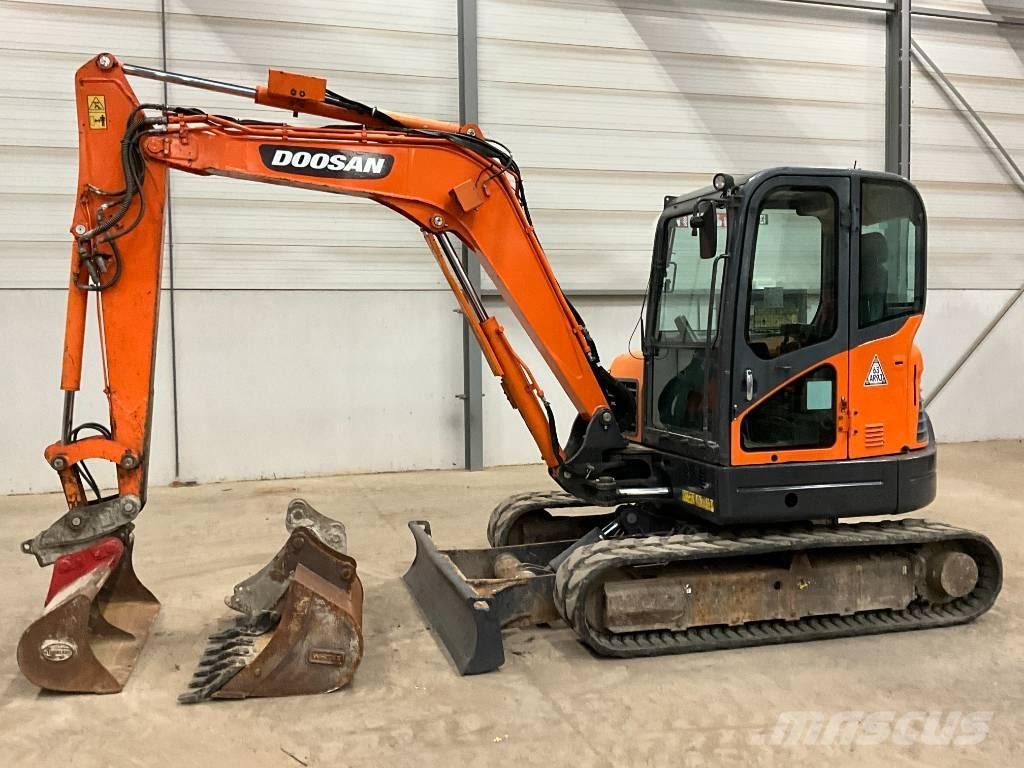 Doosan DX 63-3 Mini excavadoras < 7t