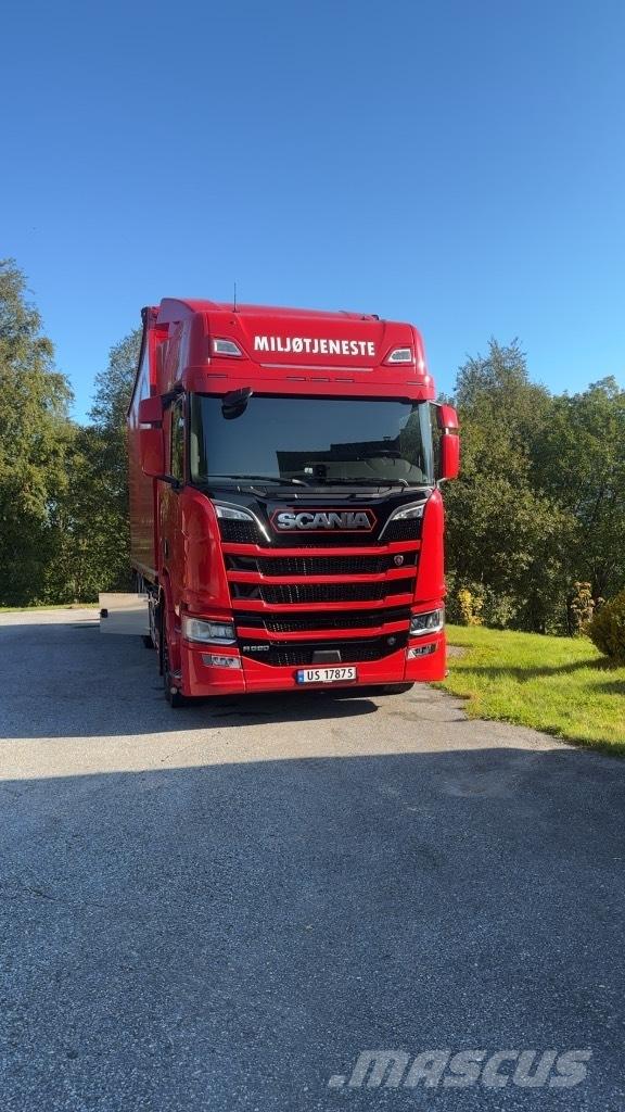 Scania R 590 Camiones volquete para virutas de madera