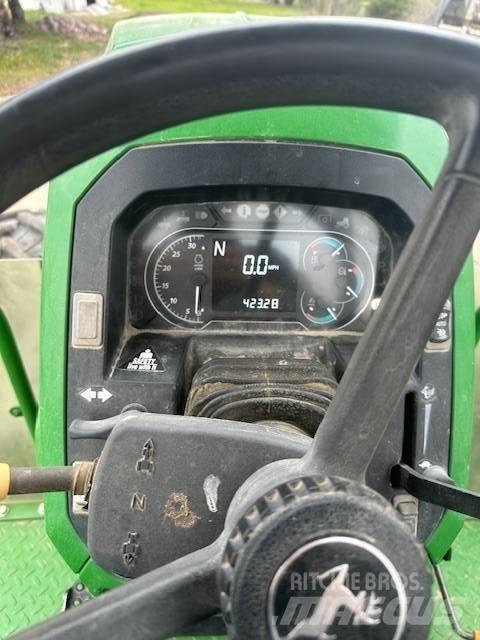 John Deere 6120 E Tractores
