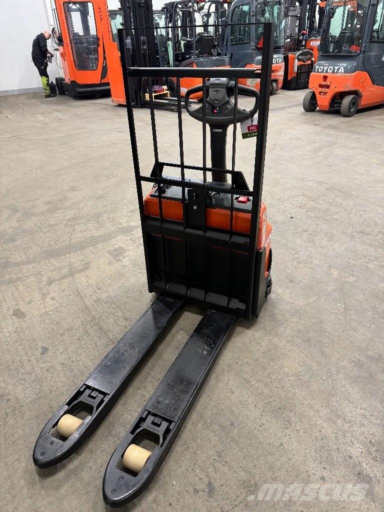 Toyota LWI160 Transpaletas Electricas