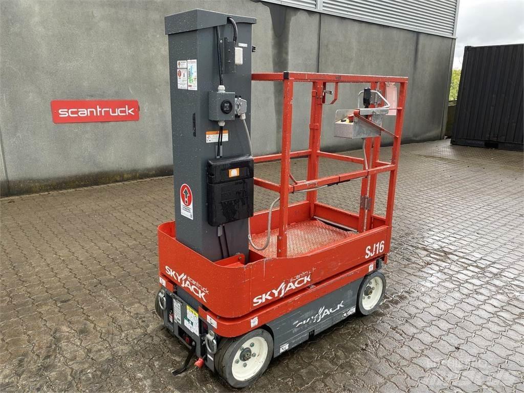 SkyJack SJ16 Ascensores de personal y montacargas de acceso