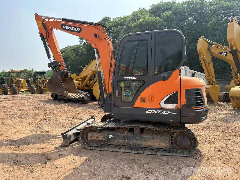 Doosan DX 60 Excavadoras de cadenas