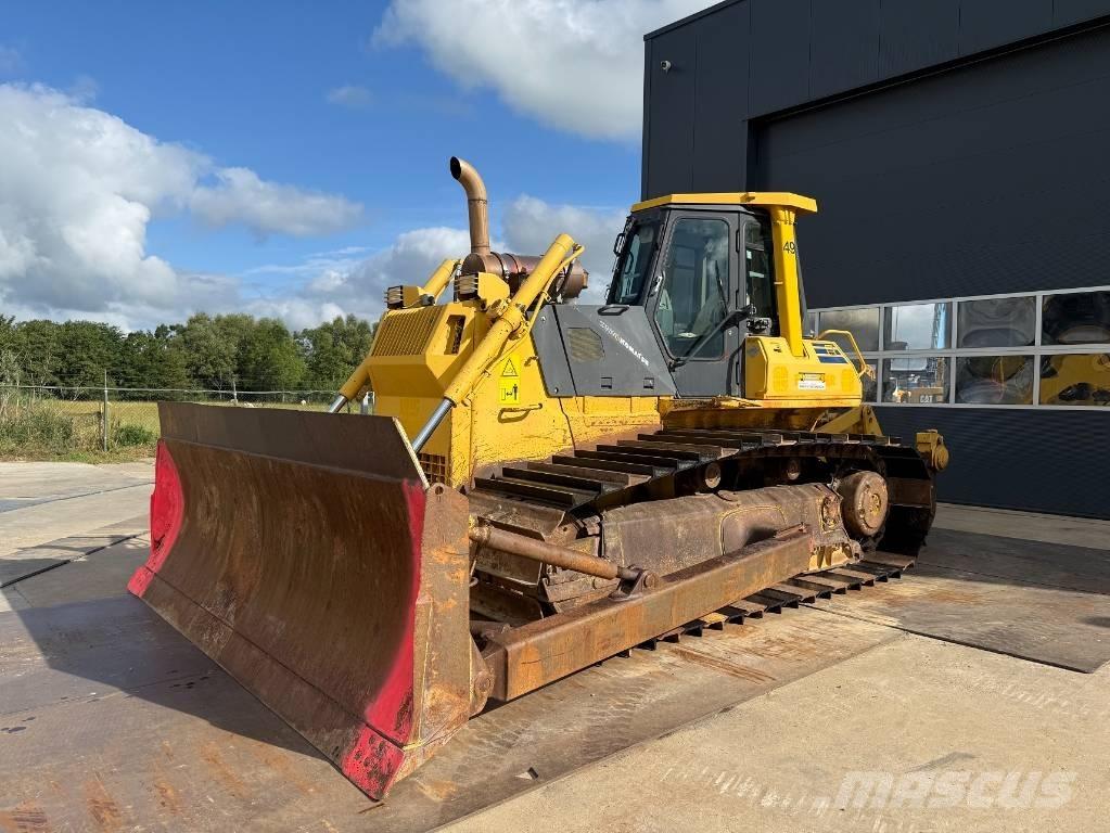 Komatsu D 65 PX-12 Buldozer sobre oruga
