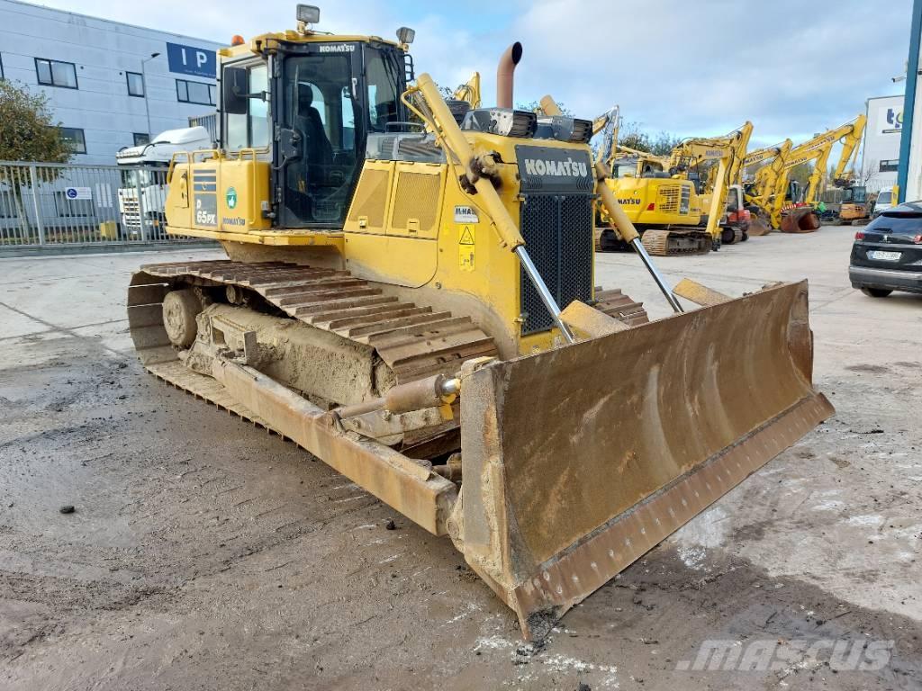 Komatsu D65PX-18 Buldozer sobre oruga