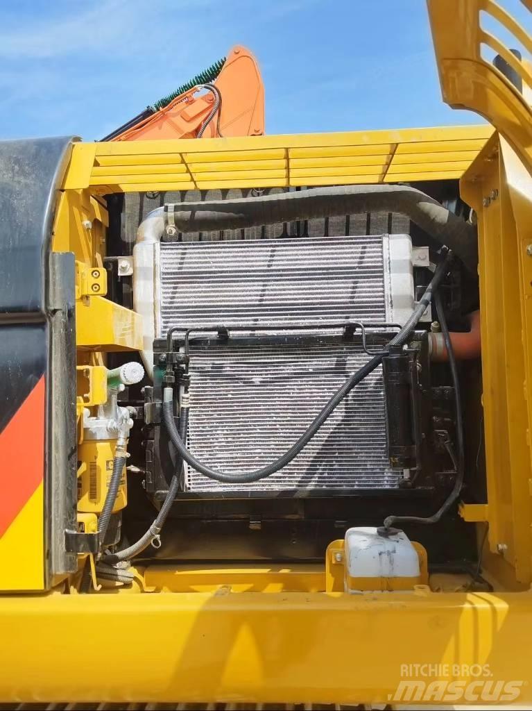 CAT 320 D 2 Excavadoras 7t - 12t