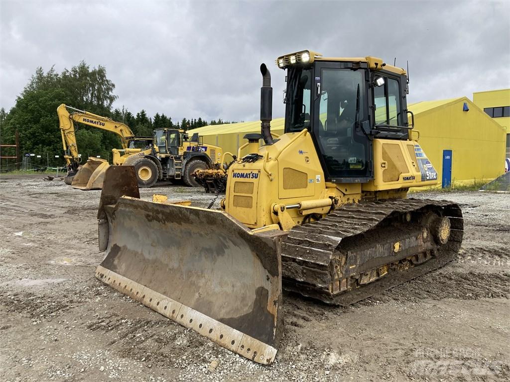 Komatsu DX 51 PX 22 Buldozer sobre oruga