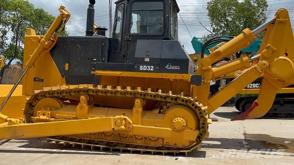 Shantui SD 32 Buldozer sobre oruga