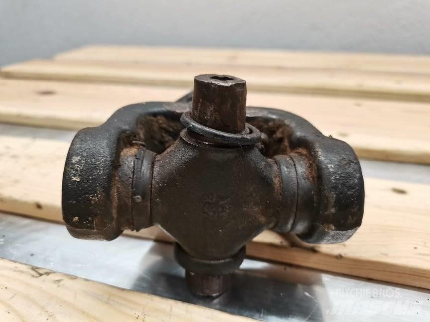 CAT TH 62 {gear shaft} Ejes