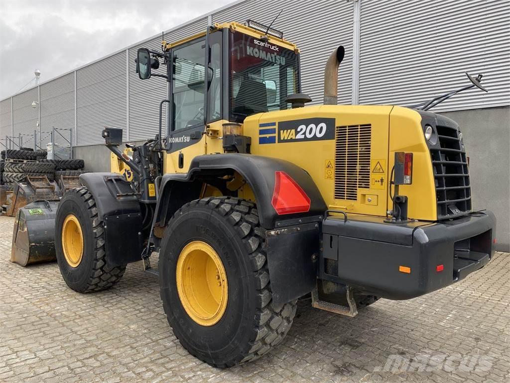 Komatsu WA200-7 Cargadoras sobre ruedas