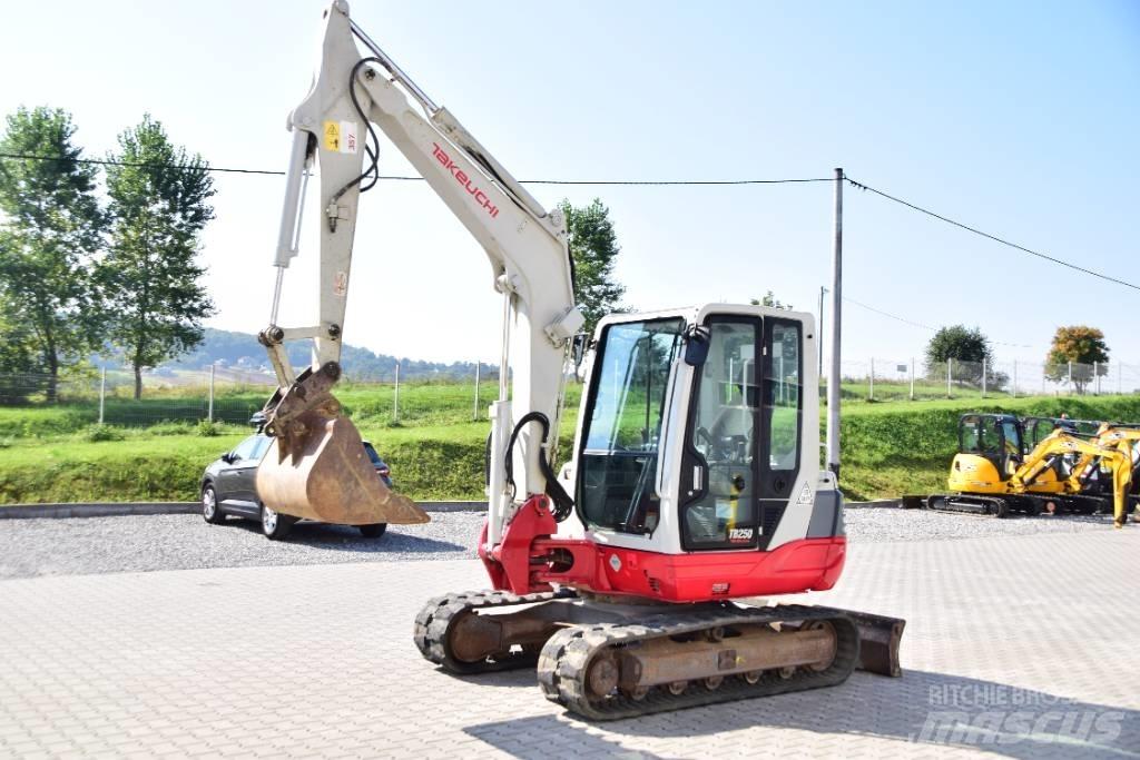 Takeuchi TB250 , A/C Mini excavadoras < 7t