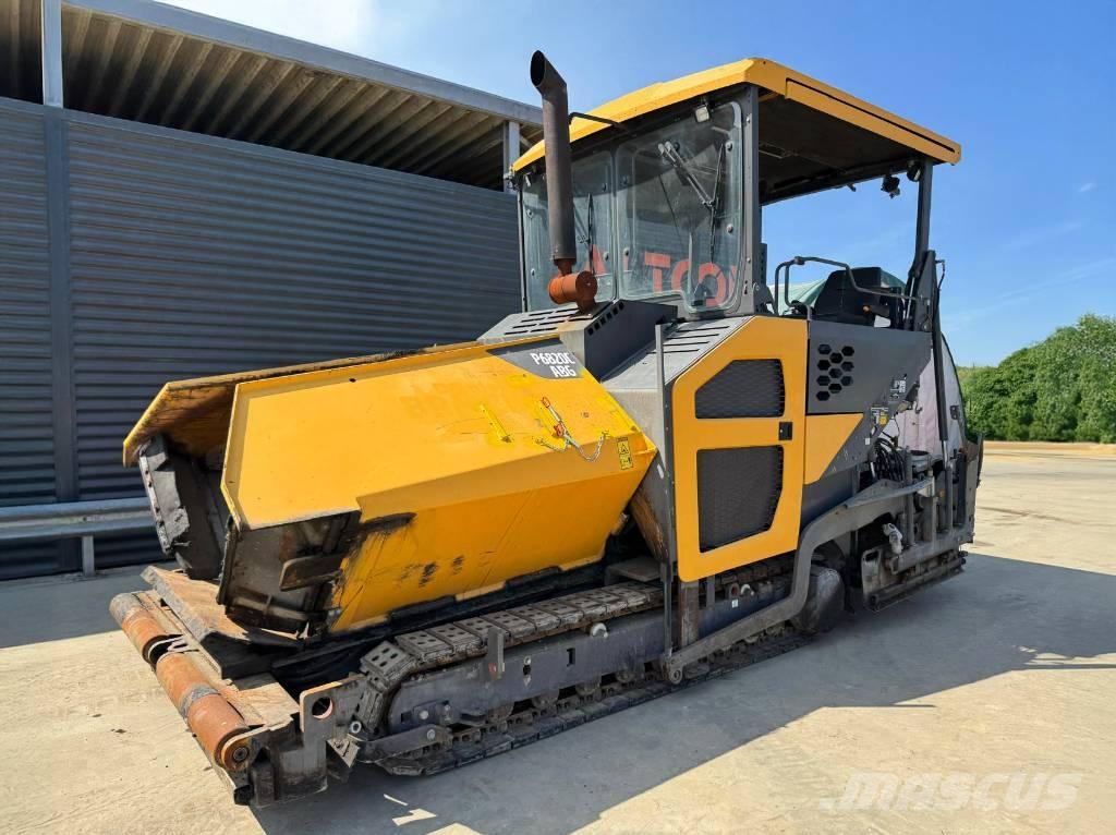 Volvo P 6820C Asfaltadoras