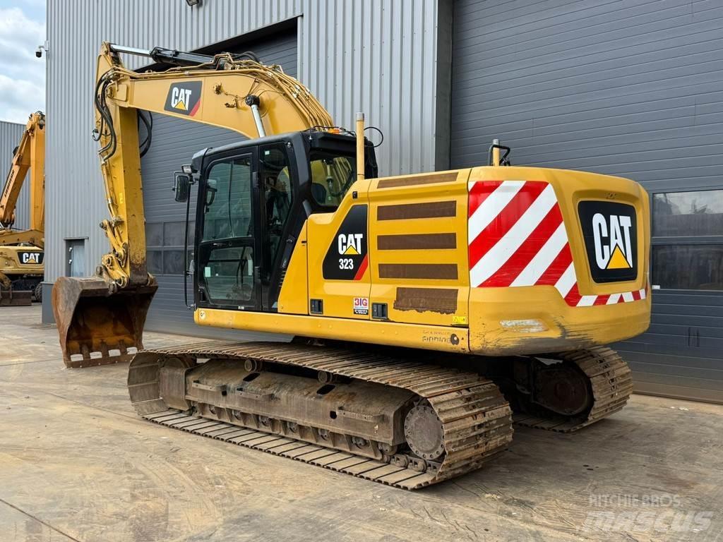 CAT 323 07A Excavadoras especiales