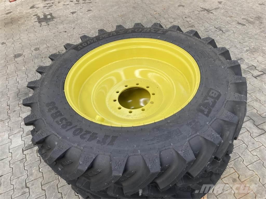 BKT 420/85R38 Neumáticos, ruedas y llantas