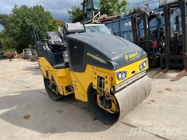Bomag BW 100 AD-5 Rodillos de doble tambor
