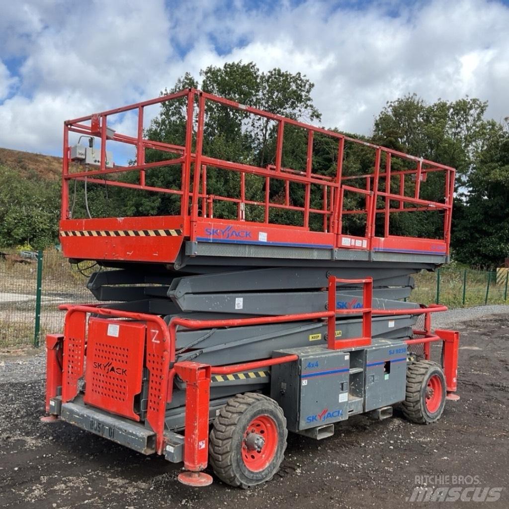 SkyJack SJ 9250 RT Plataformas tijera