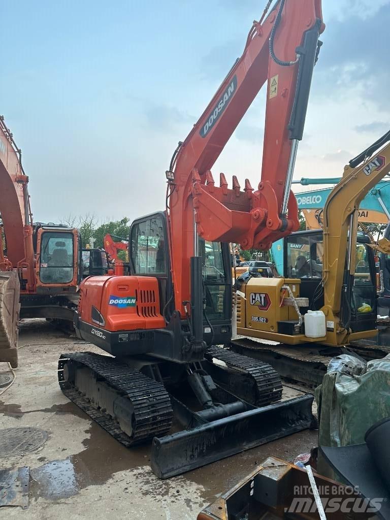 Doosan DX 60 Mini excavadoras < 7t
