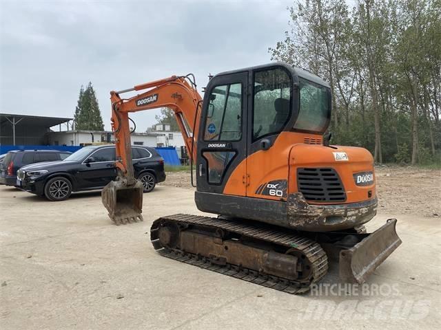 Doosan DX 60 Mini excavadoras < 7t
