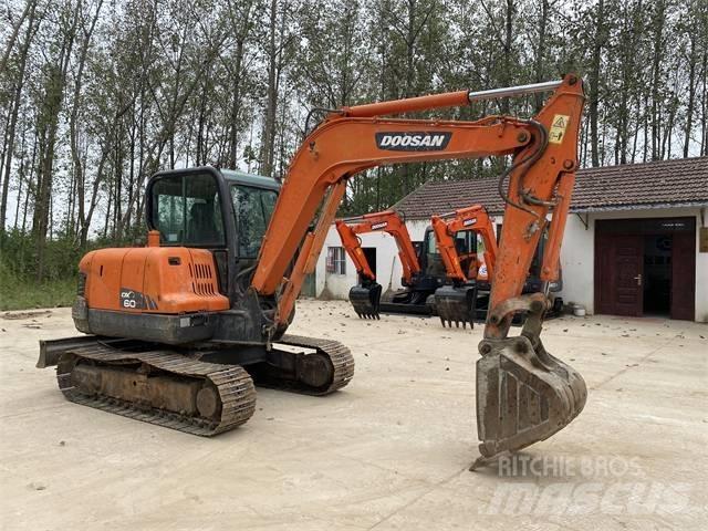 Doosan DX 60 Mini excavadoras < 7t