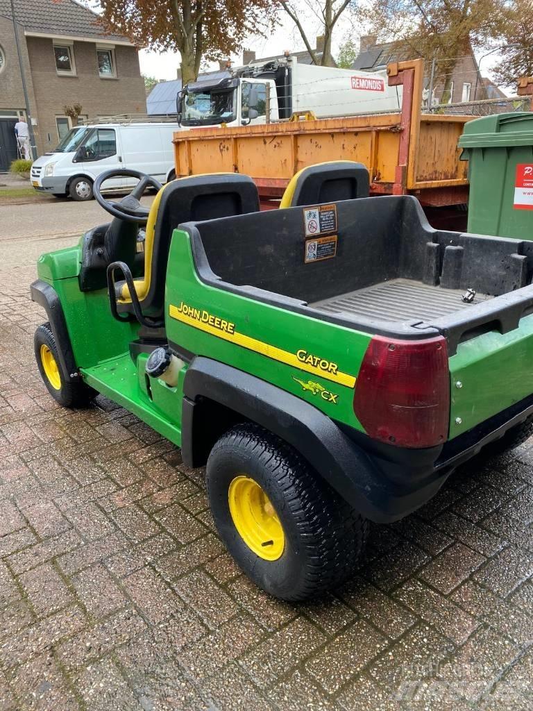 John Deere Gator CX Maquinaria para servicios públicos